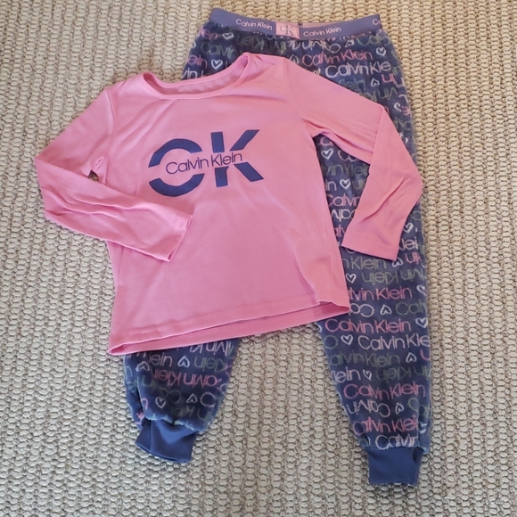 Calvin Klein Other - Gift set- Calvin Klein cozy 2pc PJ set